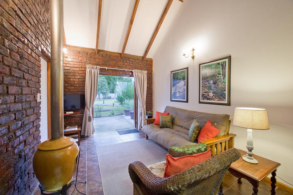 Swallows Nest Country Cottages Stormsrivier Phòng bức ảnh